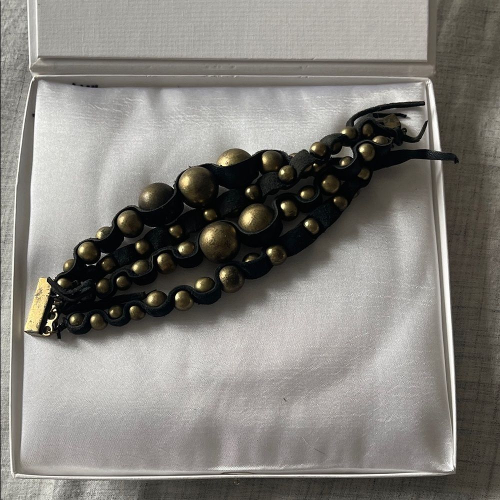 Elegant Black and Gold Beaded Bracelet